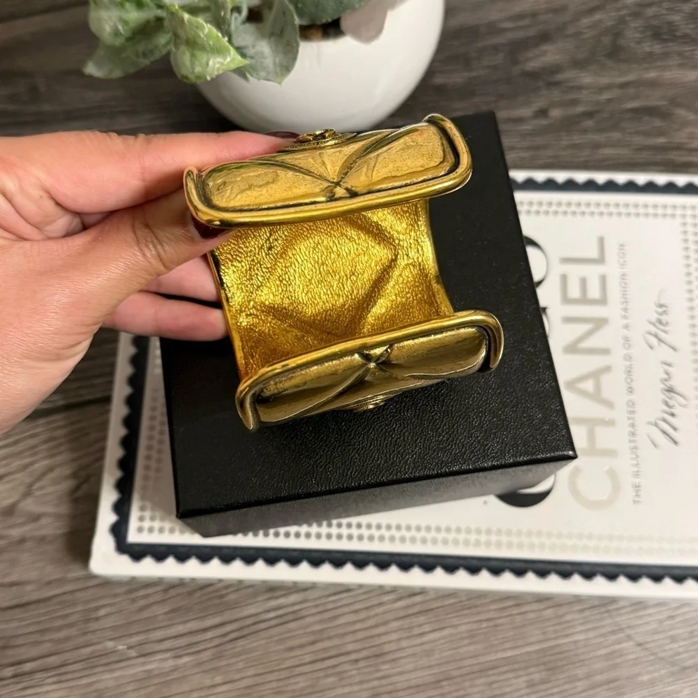 CHANEL Vintage Gold CC Logo Wide Cuff Bracelet - Picture 3 of 11